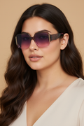 Roze paarse oversized zonnebril - portret